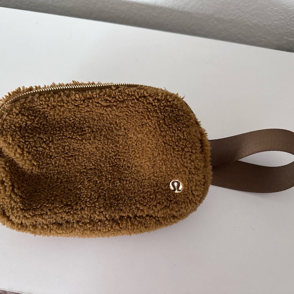 Lululemon Everywhere Belt Bag 1L *Fleece
